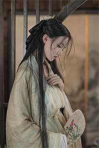 穿成残疾反派的炮灰暴力